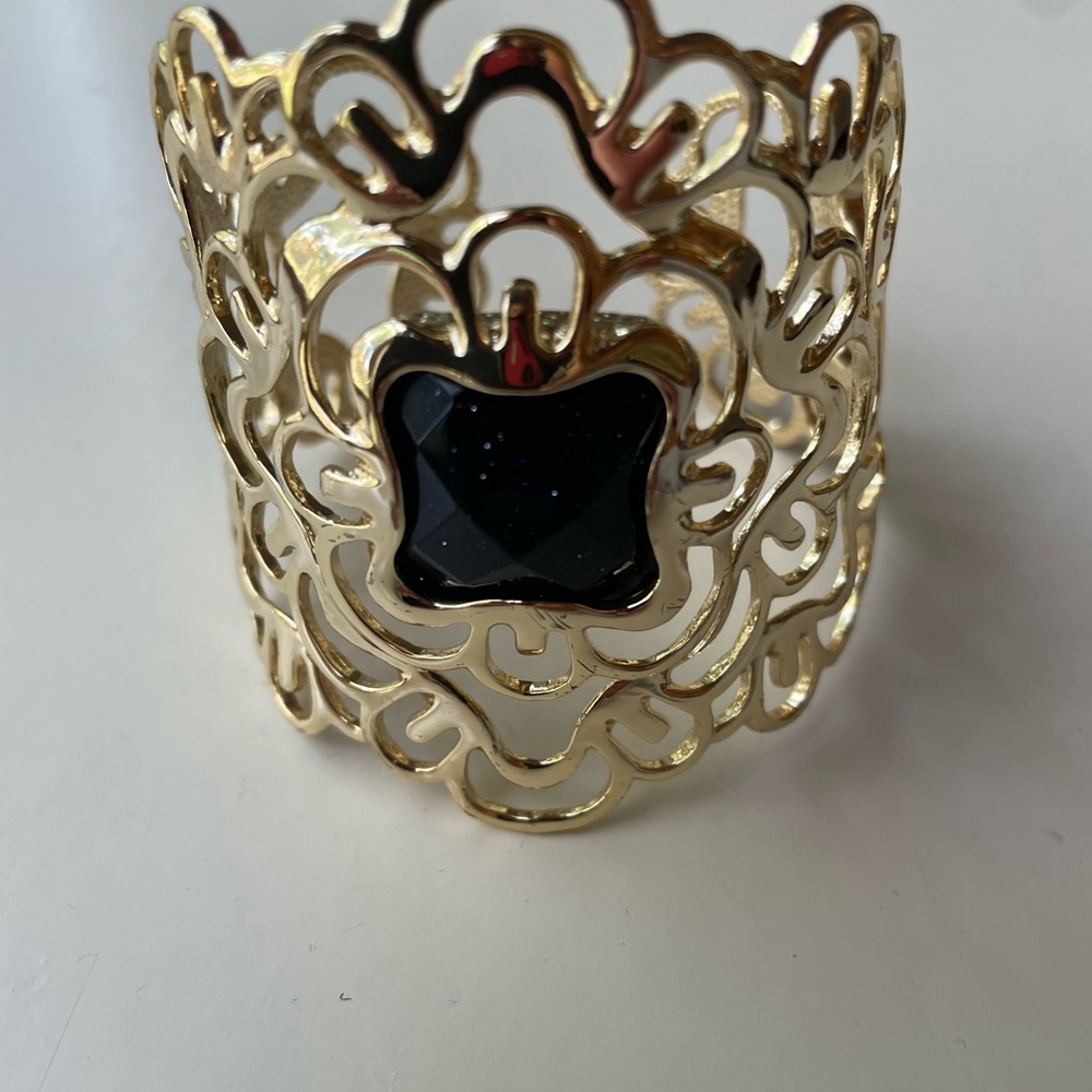 Kendra Scott cuff with black stone